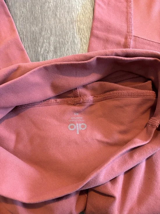 Alo Yoga MOTO LEGGING- ROSEWOOD, Size XS Excellent Condition - Picture 9 of 9